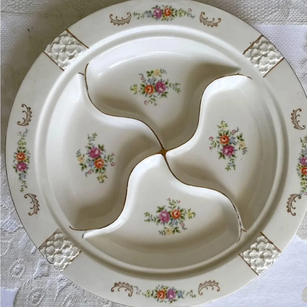 1940’s Japan Hotta Yu shoten hand painted, yellow and pink roses.